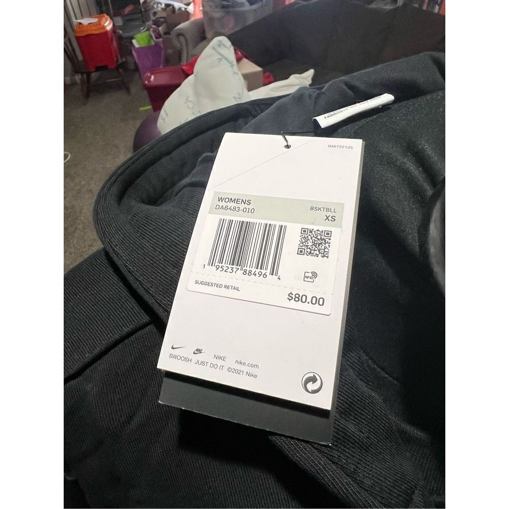 Nike Women's Dri-FIT Swoosh Fly Issue Pullover Basketball Hoodie in black XSmall - Picture 4 of 6